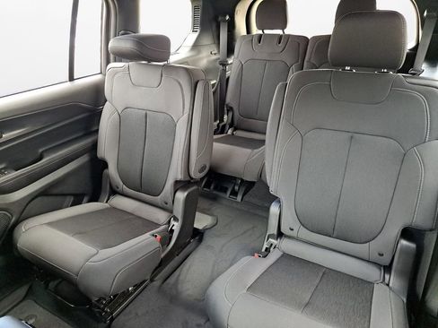 New 2025 Jeep Grand Cherokee L Laredo w/ Luxury Tech Group I image 13