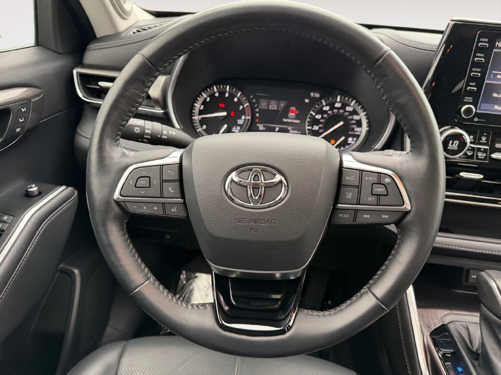 Used 2021 Toyota Highlander Limited AWD/4WD image 13