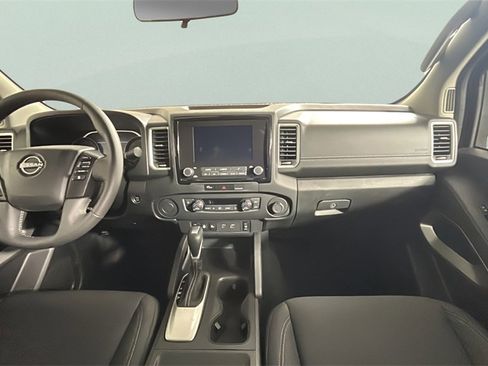 Used 2024 Nissan Frontier SV w/ SV Convenience Package image 17