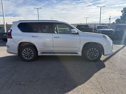 Used 2019 Lexus GX 460 Luxury image 3