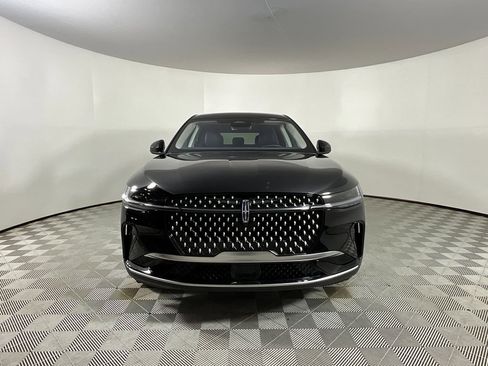 Used 2025 Lincoln Nautilus Premier image 7