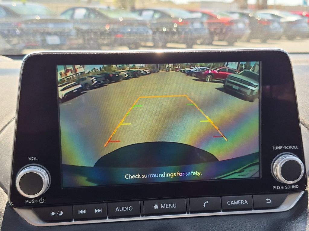 Used 2025 Nissan Sentra SV FWD image 18