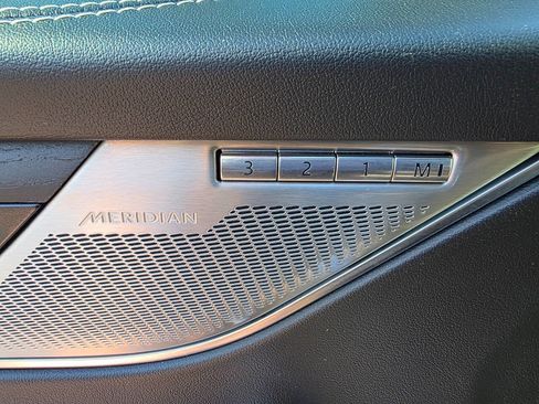 Used 2021 Jaguar F-PACE R-Dynamic S image 11