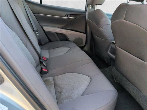 Used 2018 Toyota Camry L image 19