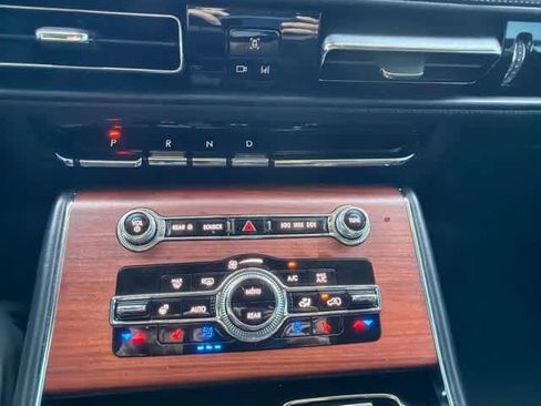 Used 2022 Lincoln Aviator Reserve w/ Equipment Group 201A RWD image 25