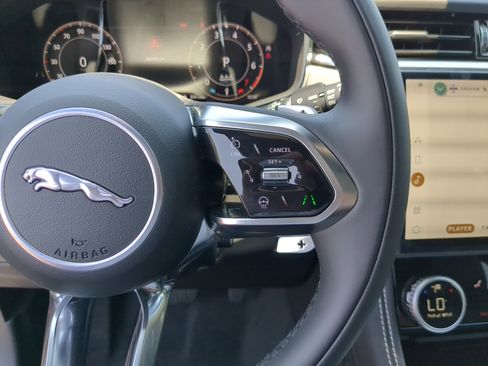 New 2026 Jaguar F-PACE R-Dynamic S image 32