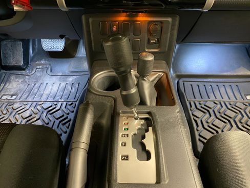 Used 2008 Toyota FJ Cruiser 4WD image 14