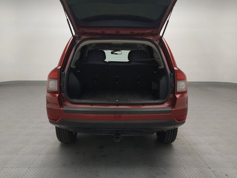 Used 2017 Jeep Compass Latitude image 29