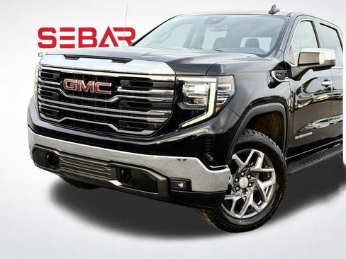 Used 2022 GMC Sierra 1500 SLT w/ SLT Convenience Package image 2