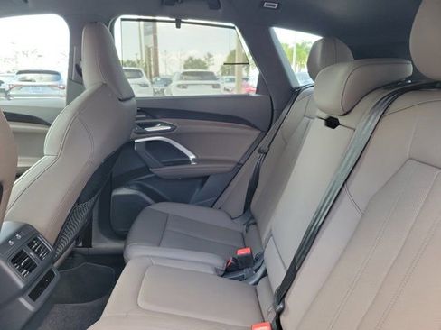 Certified 2025 Audi Q5 Premium Plus w/ Premium Plus AWD/4WD image 11