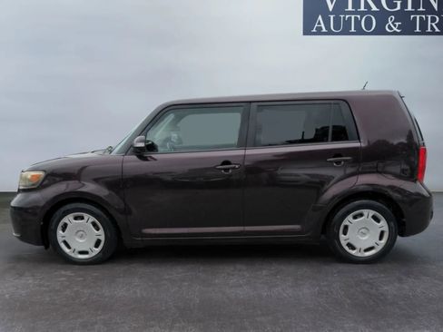 Used 2009 Scion xB image 2