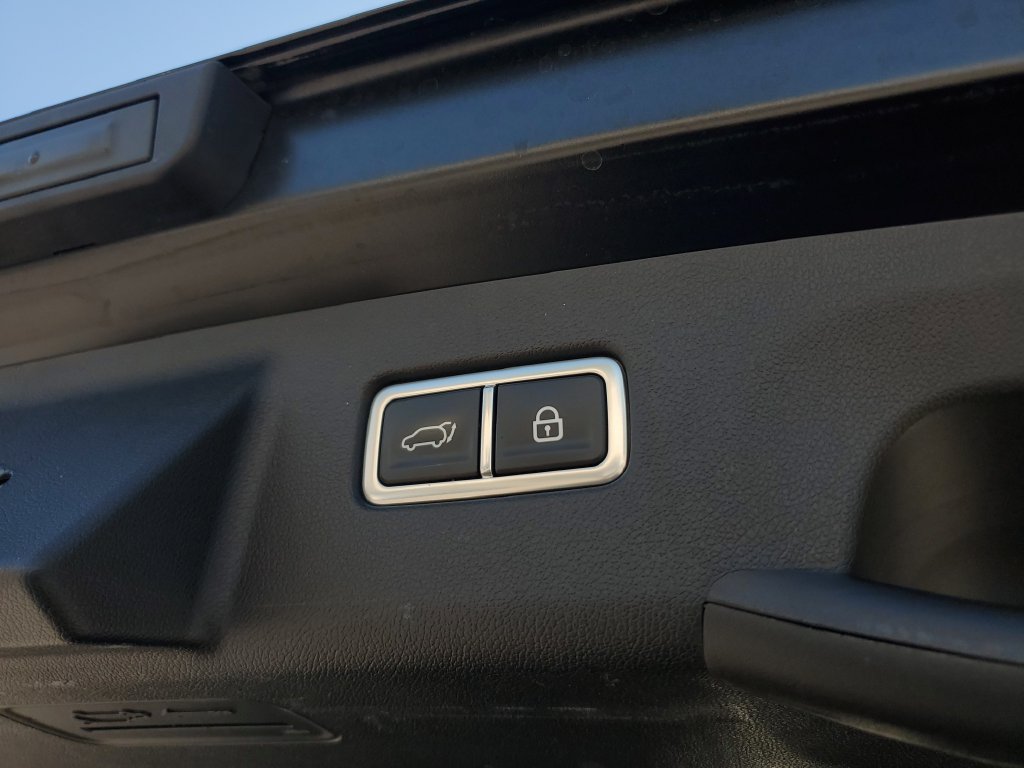 Used 2023 Kia Sorento AWD image 12