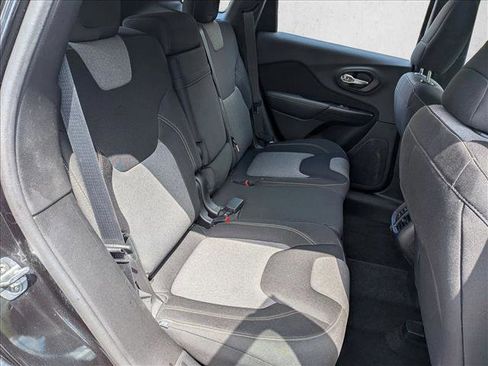 Used 2014 Jeep Cherokee Sport w/ Cold Weather Group AWD/4WD image 16