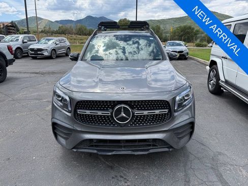 Used 2021 Mercedes-Benz GLB 250 4MATIC image 2