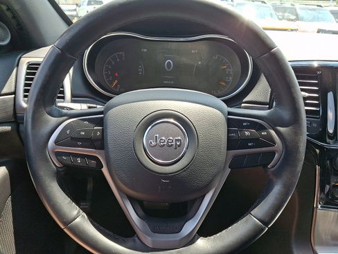 Used 2022 Jeep Grand Cherokee Laredo X AWD/4WD image 24