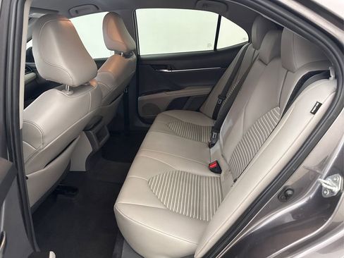 Used 2021 Toyota Camry SE image 10