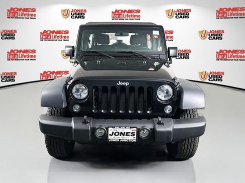 Used 2018 Jeep Wrangler Unlimited Sport w/ Connectivity Group AWD/4WD image 10