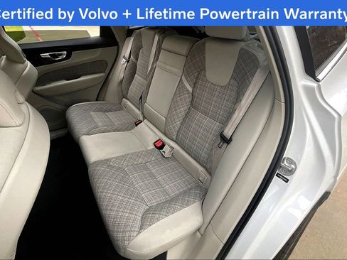Used 2022 Volvo XC60 B5 Momentum image 33