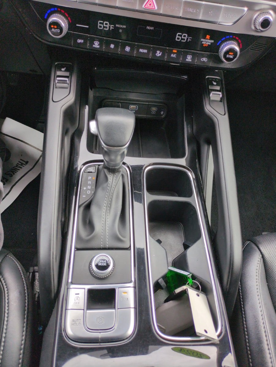 Certified 2024 Kia Telluride S w/ S Sunroof Package FWD image 22