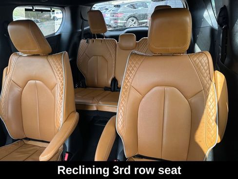 Used 2023 Chrysler Pacifica Pinnacle image 26