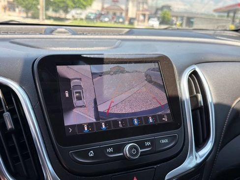 Used 2021 Chevrolet Equinox Premier AWD/4WD image 19