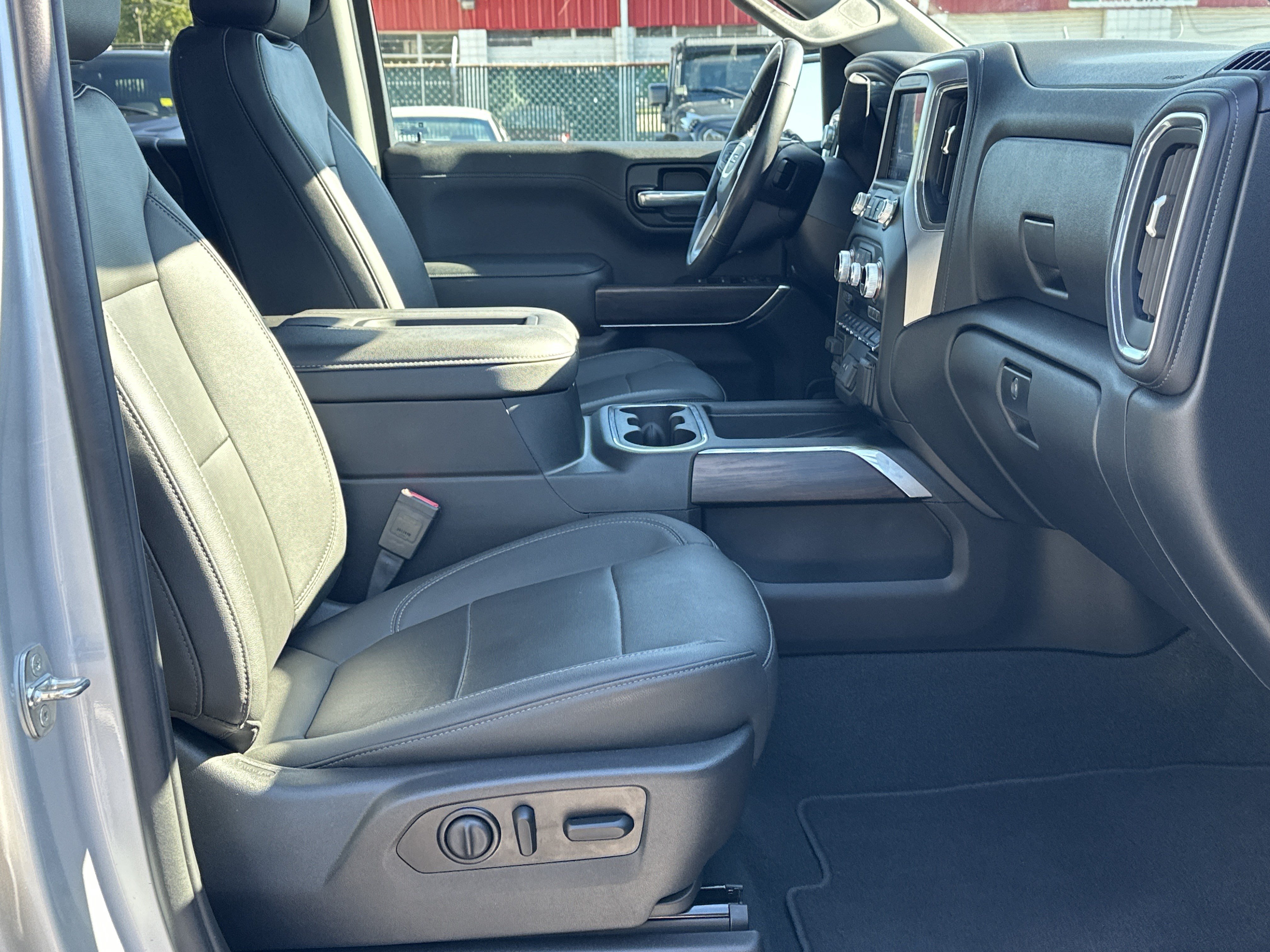 Used 2021 GMC Sierra 1500 SLT w/ SLT Convenience Package AWD/4WD image 12