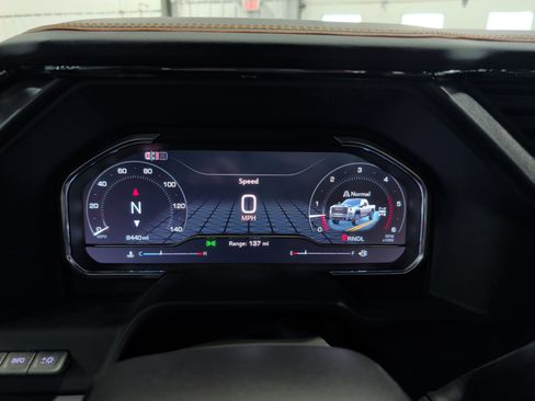 Used 2025 GMC Sierra 3500 AT4 w/ AT4 Premium Plus Package image 9