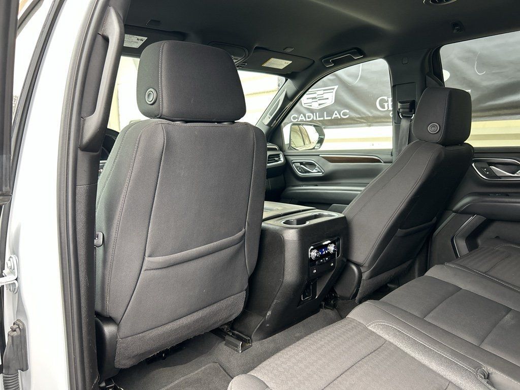 Used 2024 GMC Yukon SLE AWD/4WD image 14