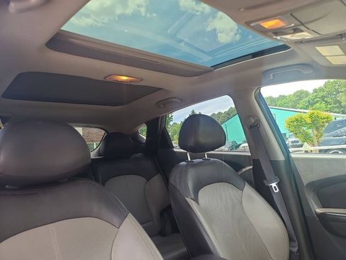Used 2013 Hyundai Tucson Limited w/ Premium Pkg FWD image 35
