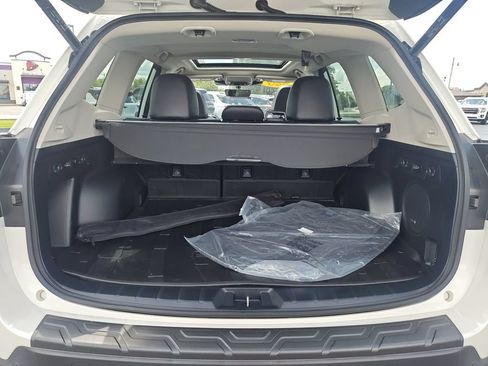 Used 2023 Subaru Forester Limited AWD/4WD image 9