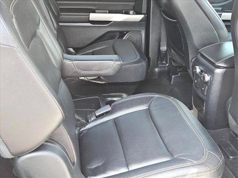 Used 2020 Ford Explorer XLT w/ Equipment Group 202A RWD image 17