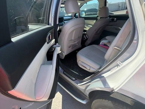 Used 2022 Kia Sorento SX FWD image 13