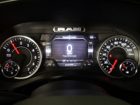 Used 2023 RAM 1500 Laramie AWD/4WD image 40