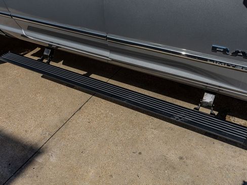 Used 2023 RAM 2500 Limited image 13