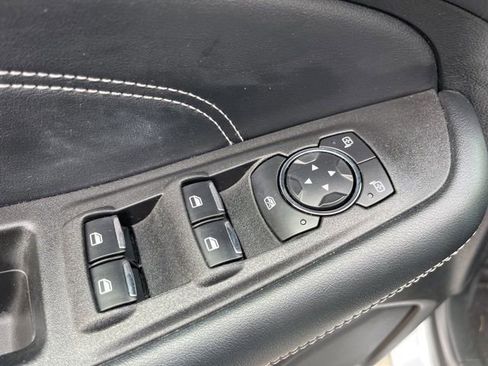 Used 2022 Ford Edge Titanium image 9