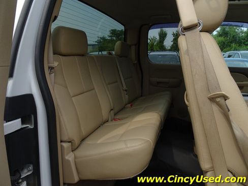 Used 2011 GMC Sierra 3500 SLT w/ SLT Convenience Package AWD/4WD image 16