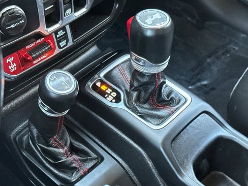 Used 2021 Jeep Wrangler Unlimited Rubicon image 21