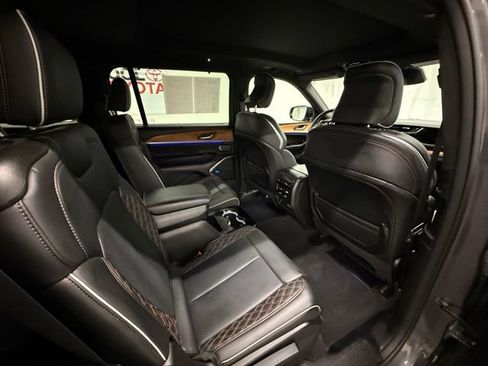 Used 2023 Jeep Grand Cherokee L Summit AWD/4WD image 7