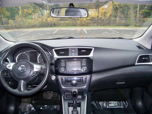 Used 2018 Nissan Sentra SV image 39