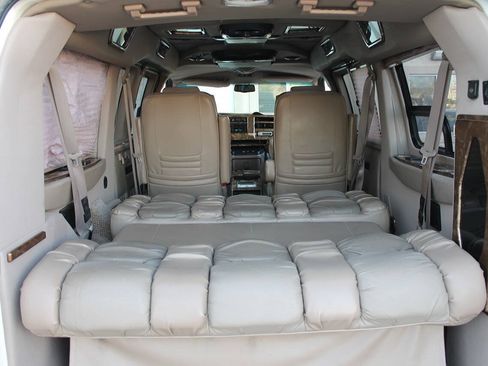 Used 2006 Chevrolet Express 1500 RWD image 36