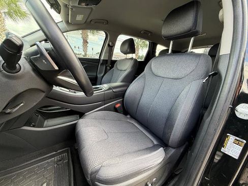 Used 2023 Hyundai Santa Fe SEL w/ Winter Weather Package FWD image 10