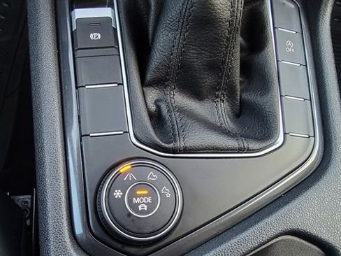 Used 2024 Volkswagen Tiguan Wolfsburg Edition image 34