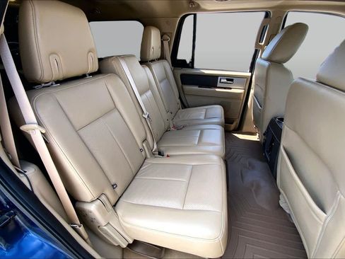 Used 2013 Ford Expedition XLT RWD image 19