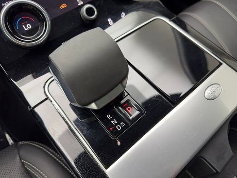 Used 2022 Land Rover Range Rover Velar R-Dynamic S image 65