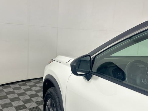 Used 2023 Nissan Rogue S image 16