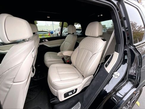 Used 2025 BMW X7 M60i AWD/4WD image 27