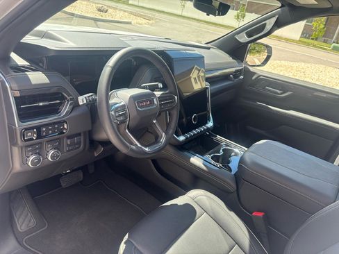 Used 2025 GMC Yukon XL Elevation w/ Elevation Premium Package image 14