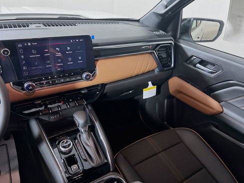 New 2026 GMC Canyon AT4 AWD/4WD image 19