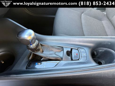 Used 2018 Toyota C-HR XLE image 24