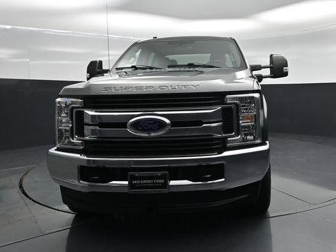 Used 2019 Ford F250 XL w/ STX Appearance Package AWD/4WD image 16